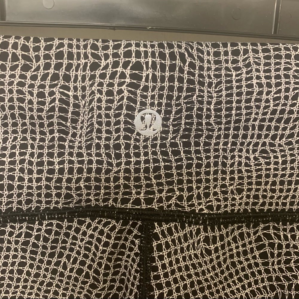 LULULEMON leggings black white reflective logo - Picture 12 of 14
